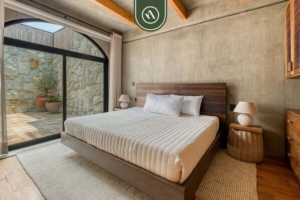 Condo, Multiple Beds, Patio, City View (Privada de FD 3B U1) | 2 bedrooms, individually decorated, individually furnished, bed sheets