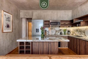 Condo, Multiple Beds, Patio, City View (Privada de FD 3B U1) | Private kitchen