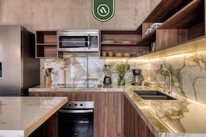 Departamento, varias camas, cocina, vista a la ciudad (Privada de FD 3B U1) | Cocina privada | Comedor