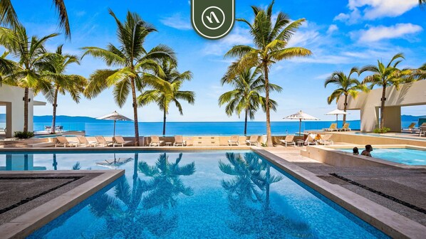 Pool - Oceanview Studio - Beach - King Bed - Pool (Puerto Vallarta)