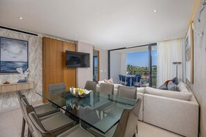 apartman, több ágy, erkély, kilátással az óceánra (MIO RESIDENCES 306 AB-2BR) | Nappalirész