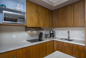 Apart Daire, Birden Çok Yatak, Balkon, Okyanus Manzaralı (MIO RESIDENCES 306 AB-2BR) | Özel mutfak