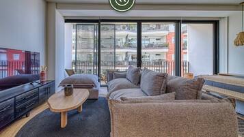 Condo, 1 cama King size, acceso a la alberca, vista a la playa (Nomada 5C) | Área de sala de estar