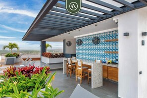 Apartment, 1 Queen Bed with Sofa bed, Kitchen, Ocean View (Zoho Skies T3 703) | Outdoor dining