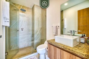 Lägenhet - 1 queensize-säng med bäddsoffa - bubbelpool - havsutsikt (Zoho Skies T3 703) | Badrum | Handdukar
