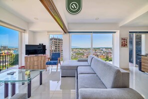 Apartment, 1 Queen Bed with Sofa bed, Kitchen, Ocean View (Zoho Skies T3 703) | Living area