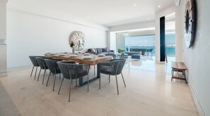Apartment, Multiple Beds, Kitchen, Ocean View (Paramount Bay PH 5) | Dining