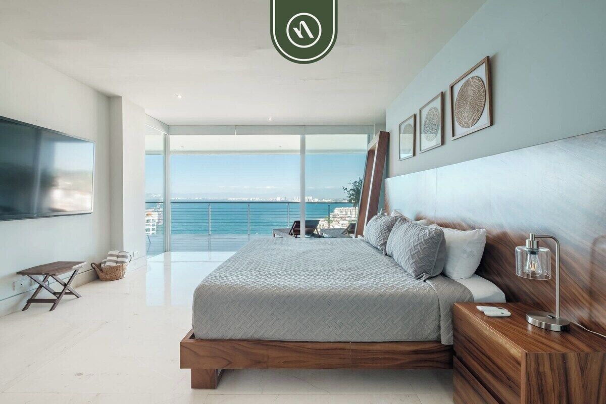 Condo, várias camas, sacada, vista para o oceano (Paramount Bay PH 5) | 3 quartos, individualmente decorados, individualmente mobiliados