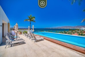 Alberca al aire libre 