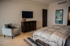 3 habitaciones, decoración personalizada y muebles diferentes