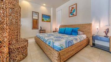 Studio, 1 King Bed, Kitchen, Ocean View (V177 303) | 1 bedroom, individually decorated, individually furnished