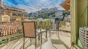 Studio, 1 King Bed, Kitchen, Ocean View (V177 303) | Property grounds