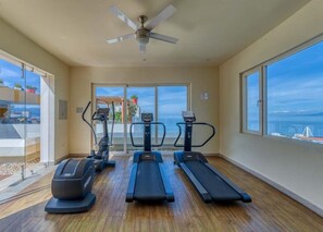 Fitness facility - Chic Studio -rooftop Pool - Ocean View - King Bed (Puerto Vallarta)