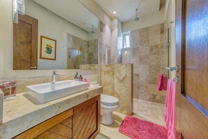 Studio Suite, 1 King Bed, Hot Tub, Ocean View (V177 303) | Bathroom | Towels - Chic Studio -rooftop Pool - Ocean View - King Bed (Puerto Vallarta)