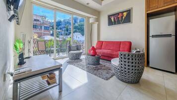 Televisión de pantalla plana, estación para reproductor de MP3