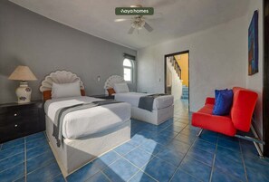Casa, varias camas, patio, vista a la playa (Las Alamandas 7) | Interior