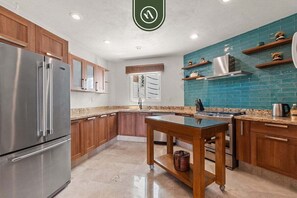 Departamento, varias camas, balcón, vista al océano (Cielo 301) | Cocina privada