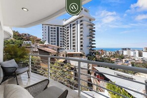 Departamento, varias camas, balcón, vista al océano (Cielo 301) | Vista desde la habitación