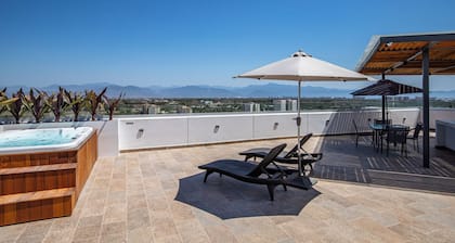 Believe Condo Flamingos Believe 302