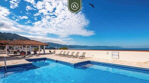Pool - Beachfront 2 BR Condo in Romantic Zone - Roof Pool (Puerto Vallarta)