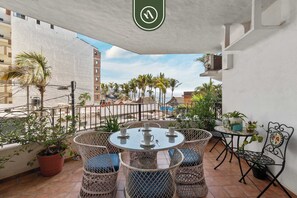 Apartment, Multiple Beds, Kitchen, Ocean View (Vista del sol 215) | Outdoor dining