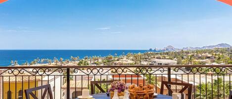 Apartment, Multiple Beds, Balcony, Ocean View (Hacienda Encantada 2705) | Outdoor dining