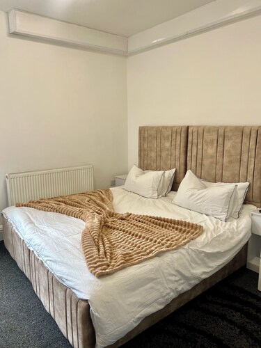 Adorable 1-bedroom bed & breakfast in Colne