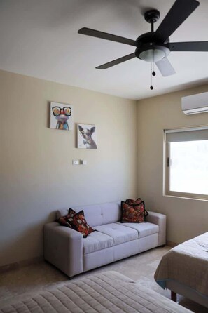 公寓, 多張床, 廚房, 海景 (BAJA TOMS B 311) | 客廳 | 42 吋平面電視連數碼電視頻道