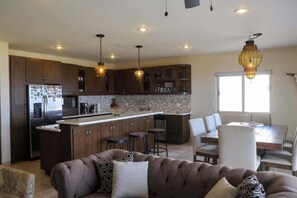 公寓, 多張床, 廚房, 海景 (BAJA TOMS B 311) | 客廳 | 42 吋平面電視連數碼電視頻道