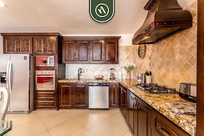 Apartment, Multiple Beds, Balcony, Ocean View (Hacienda Encantada 2711) | Private kitchen