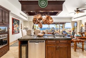 Villa, Mehrere Betten, Poolzugang, Meerblick (Hacienda Encantada Villa 2517) | Eigene Küche