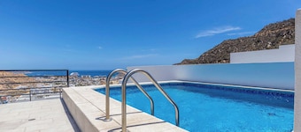 Amazing 2BR Condo With Rooftop Pool - BBQ