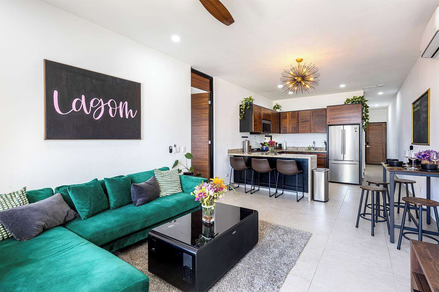 Apartment, Multiple Beds, Balcony, Ocean View (HD3-202) | Living area | 42-inch flat-screen TV with digital channels