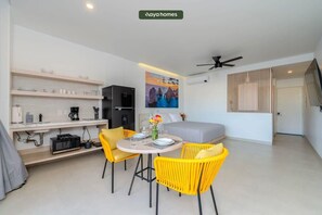 1 bedroom, individually decorated, individually furnished, bed sheets - Amazing Studio - Terrace Overlooking the Marina (Cabo San Lucas)