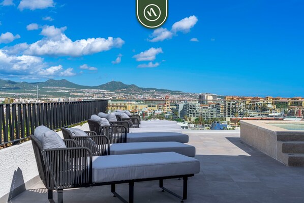 Estudio, 1 cama King size, balcón (605 Tower 102) | Terraza o patio