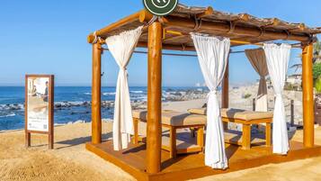 Condo, varias camas, balcón, vista al océano (Hacienda Encantada 2709) | Playa | Playa en los alrededores