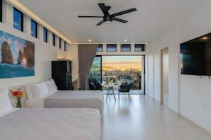 Apartment, Multiple Beds, Balcony (605 Tower-302/01 Lockoff)