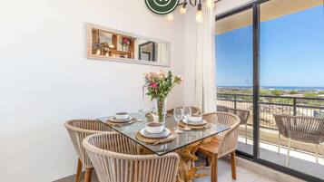 Townhome, 2 Queen Beds, Kitchen, Ocean View (Camino del Mar 731) | Dining