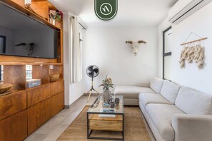 Townhome, 2 Queen Beds, Kitchen, Ocean View (Camino del Mar 731) | Living area | 42-inch flat-screen TV with digital channels