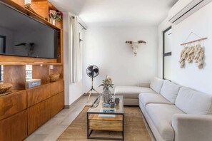 Living area - Chic 2BR House - Pedregal - Private Rooftop - Pool (Cabo San Lucas)