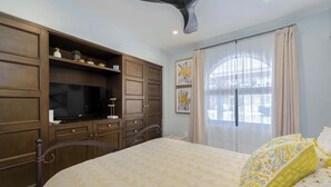 Room - Luxury House With Ocean View (Cabo San Lucas)