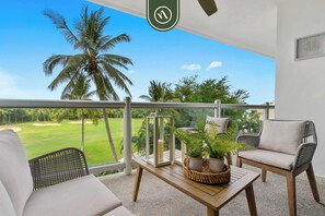 Apartment, Multiple Beds, Kitchen, Beach View (Balancan 302) | Property grounds