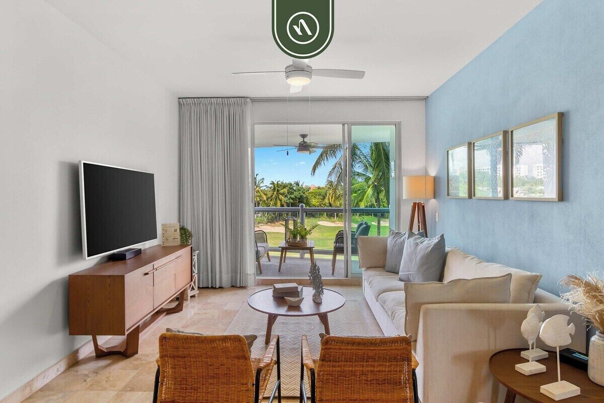Condo, Multiple Beds, Patio, Beach View (Balancan 302) | Living area