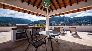 Apartment, Multiple Beds, Balcony, Ocean View (Vista del Sol 804) | Outdoor dining