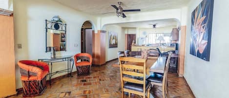 Apartment, Multiple Beds, Balcony, Ocean View (Vista del Sol 804) | 2 bedrooms, individually decorated, individually furnished, bed sheets
