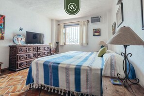 Apartment, Multiple Beds, Balcony, Ocean View (Vista del Sol 804) | 2 bedrooms, individually decorated, individually furnished