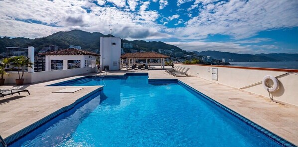 Pool - Ocean View 2Br Condo-balcony-beach-pool - 711 (Puerto Vallarta)