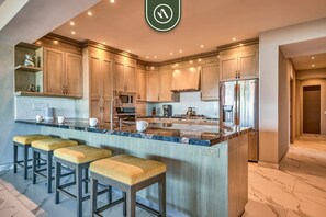 Apartment, Multiple Beds, Kitchen, Ocean View (La Cima - 2A) | Private kitchen | Coffee/tea maker, dining tables