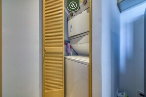 Condo, Multiple Beds, Pool Access, Ocean View (Aria Ocean T3 813) | Interior