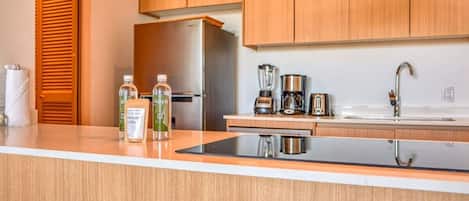 Condo, Multiple Beds, Pool Access, Ocean View (Aria Ocean T3 813) | Private kitchen